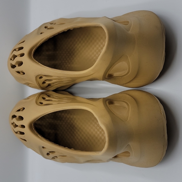 Yeezy Foam Runners Mist - Picture 3 of 7